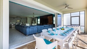 House, Multiple Beds (SR013V: 9 Bed, Avengers, Frozen, Ping) | Outdoor dining - Sr013v: 9 Bed, Avengers, Frozen, Ping Pong (Kissimmee)