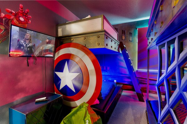 Ferienhaus, Mehrere Betten (SR013V: 9 Bed, Avengers, Frozen, Ping) | Kinderbereich