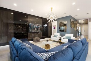 House, Multiple Beds (ST013V: 10 Bed, Princesses, Harry Pot) | Living room | Flat-screen TV, fireplace, video games, table football - St013v: 10 Bed, Princesses, Harry Potter (Davenport)