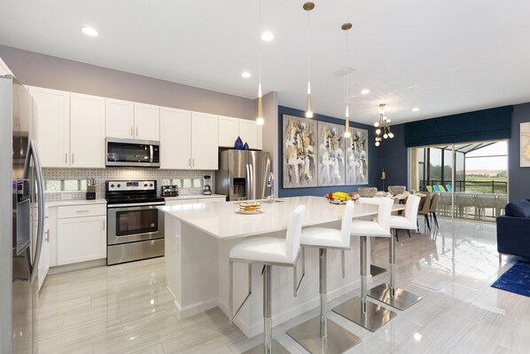 House, Multiple Beds (ST013V: 10 Bed, Princesses, Harry Pot) | Private kitchen | Microwave, oven, dishwasher, coffee/tea maker - St013v: 10 Bed, Princesses, Harry Potter (Davenport)