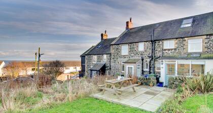 Castle Point Cottage, Craster