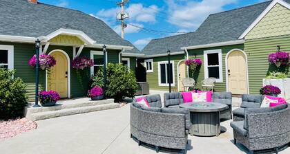 EO Bungalows – Adults Only