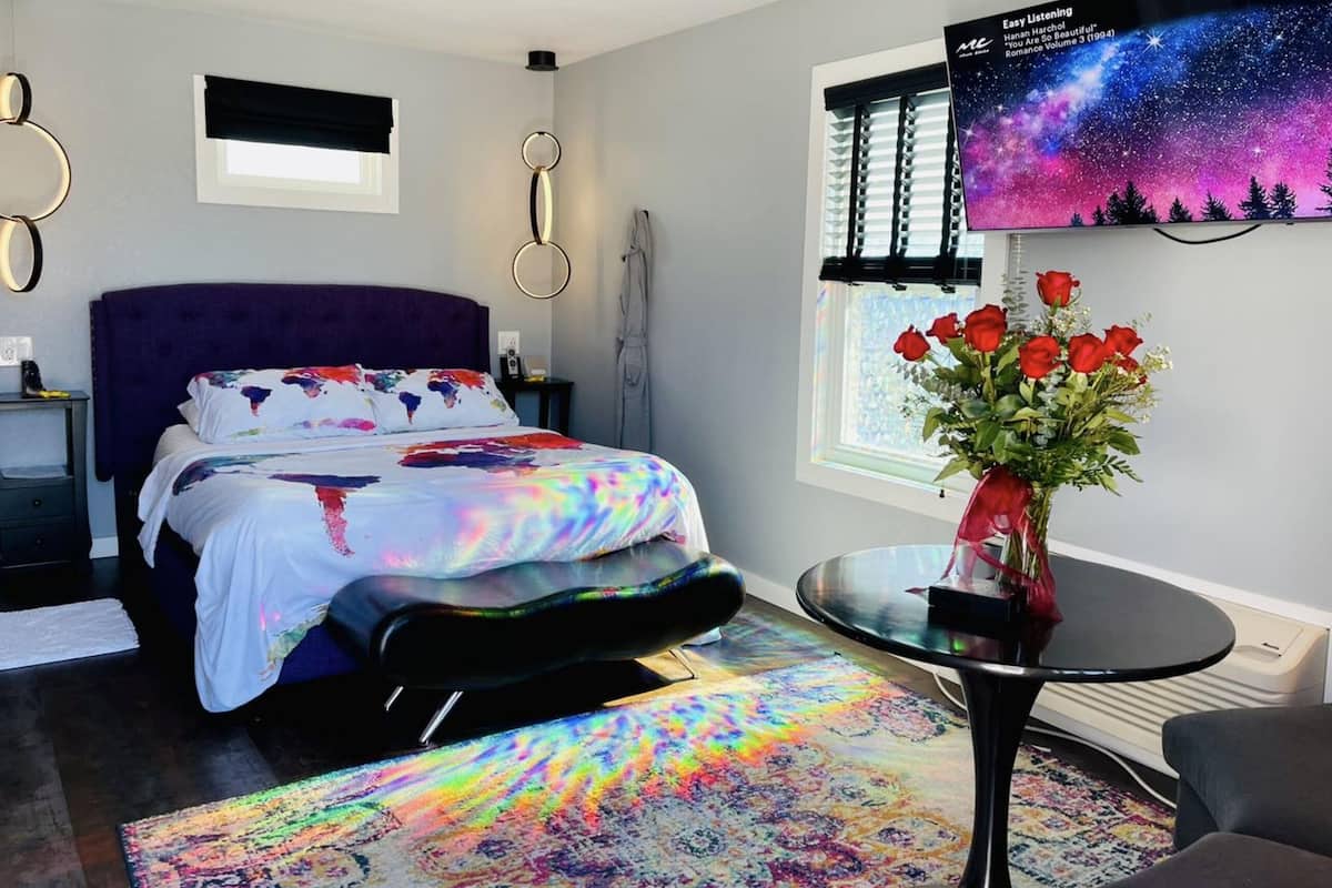 Standard Studio, 1 Queen Bed, Non Smoking (Deluxe Studio Queen)