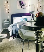 Standard Studio, 1 Queen Bed, Non Smoking (Deluxe Studio Queen) | Premium bedding, Tempur-Pedic beds, in-room safe, individually decorated