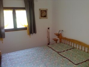 1 makuuhuone, silitysrauta/-lauta, Wi-Fi