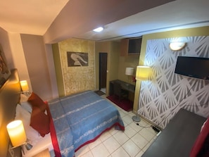 Comfort Room, Lake View