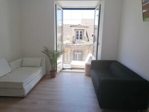 Living room - Open World Hostel (Lisbon)