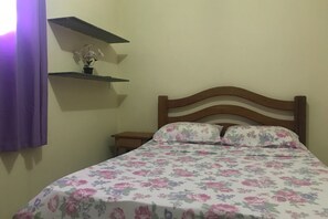 Minibar, free WiFi, bed sheets