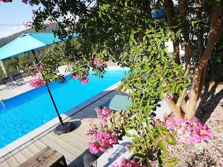 Exterior. Le Puits de Garival