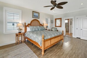 4 bedrooms, iron/ironing board, free WiFi, bed sheets
