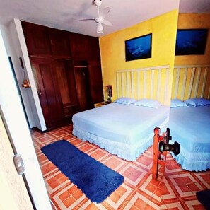 Decoración personalizada, wifi gratis y ropa de cama 