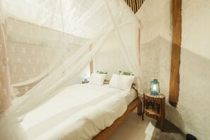 1 chambre, coffres-forts dans les chambres, fer et planche à repasser