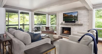 Top of the Village~Ski-in/out~HT~Pool~Grill~Parking