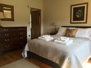 2 slaapkamers, een strijkplank/strijkijzer, wifi, beddengoed