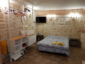 Bügeleisen/Bügelbrett, kostenloses WLAN, Bettwäsche