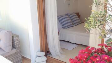 3 chambres, coffres-forts dans les chambres, bureau