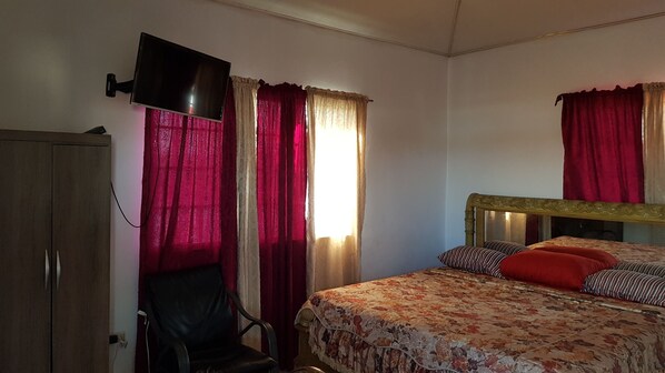 Deluxe Studio, 1 King Bed, Patio | Individually furnished, iron/ironing board, free WiFi - Intercity Accommodations (St. Joseph)