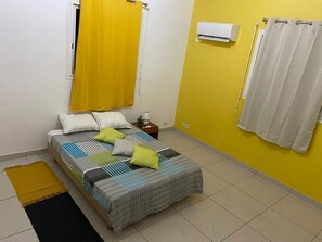 3 Schlafzimmer, Bügeleisen/Bügelbrett