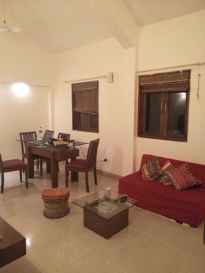 Interior - Beautiful Goan balconied Calangute beach flat (Kerkrade)