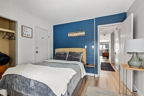 1 bedroom, iron/ironing board, free WiFi, bed sheets - ⭐️ Ski Run Steps Away, 2 Hot Tubs, Private Deck (Steamboat Springs)