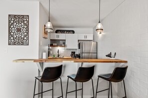 冰箱、微波炉、烤箱、炉灶