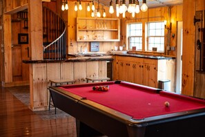 Games room - Rustic meets industrial: pet-friendly barn with  near Nashville, Indiana! (Nashville)