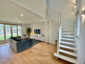 Télévision, cheminée