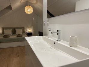 1 Schlafzimmer, Bügeleisen/Bügelbrett, WLAN, Bettwäsche