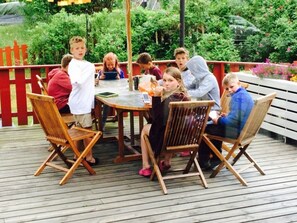 Outdoor dining