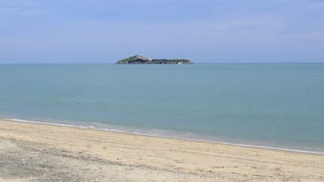 ชายหาด