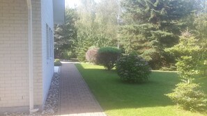Property grounds - Comfortable apartment on the Baltic Sea for 2 people for rent all year round (Wittenbeck)