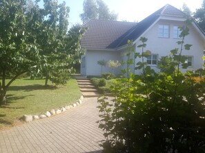 Property grounds - Comfortable apartment on the Baltic Sea for 2 people for rent all year round (Wittenbeck)