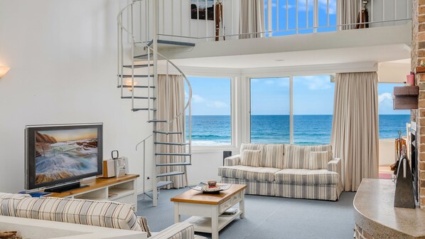 Télévision, cheminée