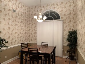 Dining - Beautiful 4 bed/3Bath House for Master’s Week (Hephzibah)