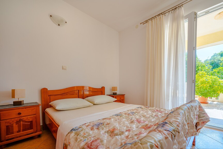 Apartments Mladenka - Trpanj