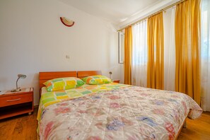 2 slaapkamers, een strijkplank/strijkijzer, wifi, beddengoed