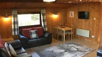 Chalet | Living room | Flat-screen TV