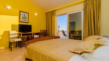 2 bedrooms, internet, bed sheets