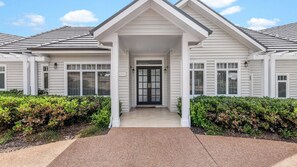Exterior detail - HAMPTONS ON FIGTREE - THE VINTAGE HOLIDAY HOUSES (POKOLBIN)