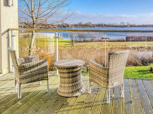 5 bedroom accommodation in Somerford Keynes, near Cirencester
