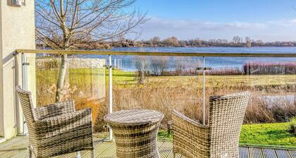 5 bedroom accommodation in Somerford Keynes, near Cirencester