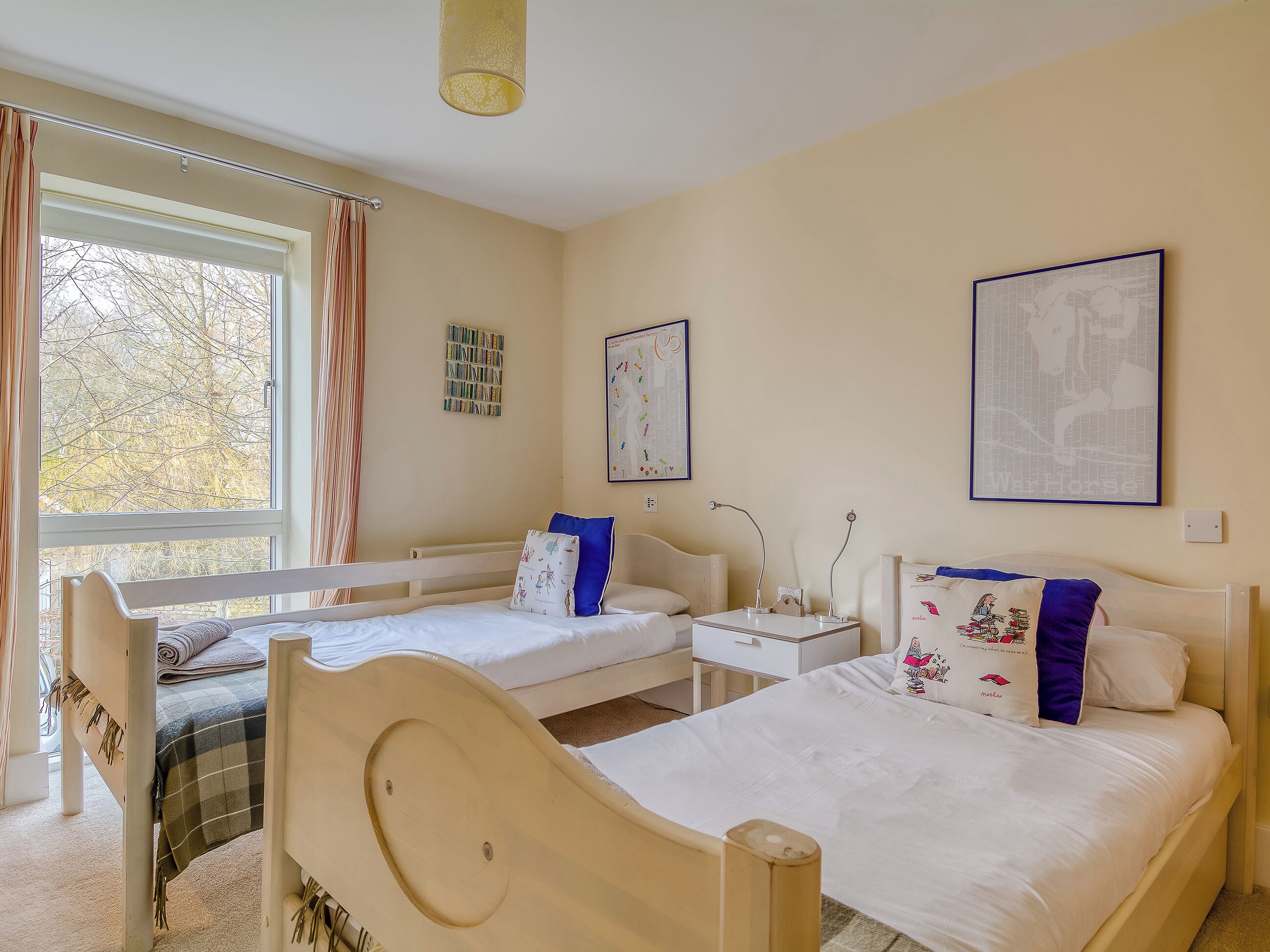 5 bedrooms, free WiFi, bed sheets