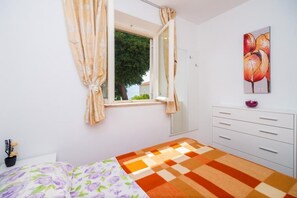 1 bedroom, Internet, bed sheets - Apartment Charming Arena - One Bedroom Apartment with Terrace and Sea View (Dubrovnik)