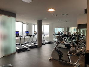 Fitness facility - Domicile Suites at Soma Towers (Bellevue)