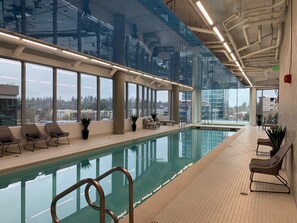 Indoor pool - Domicile Suites at Soma Towers (Bellevue)