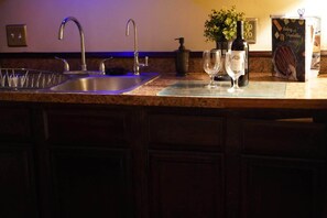 Fridge, oven, stovetop, blender