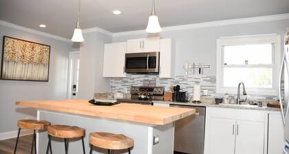 {Sweet Pea} Central Spot for Charlotte Adventures