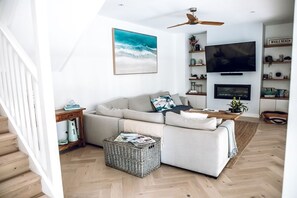 Fernseher, Kamin