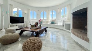 Smart TV, fireplace, stereo - Majestic Panorama Ocean View Villa Multicolor LED XXL Pool Ibiza Town (Can Furnet)