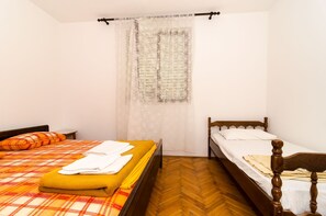 1 bedroom, free internet, bed sheets - Villa Peragić - Triple Room 2 (Molunat)